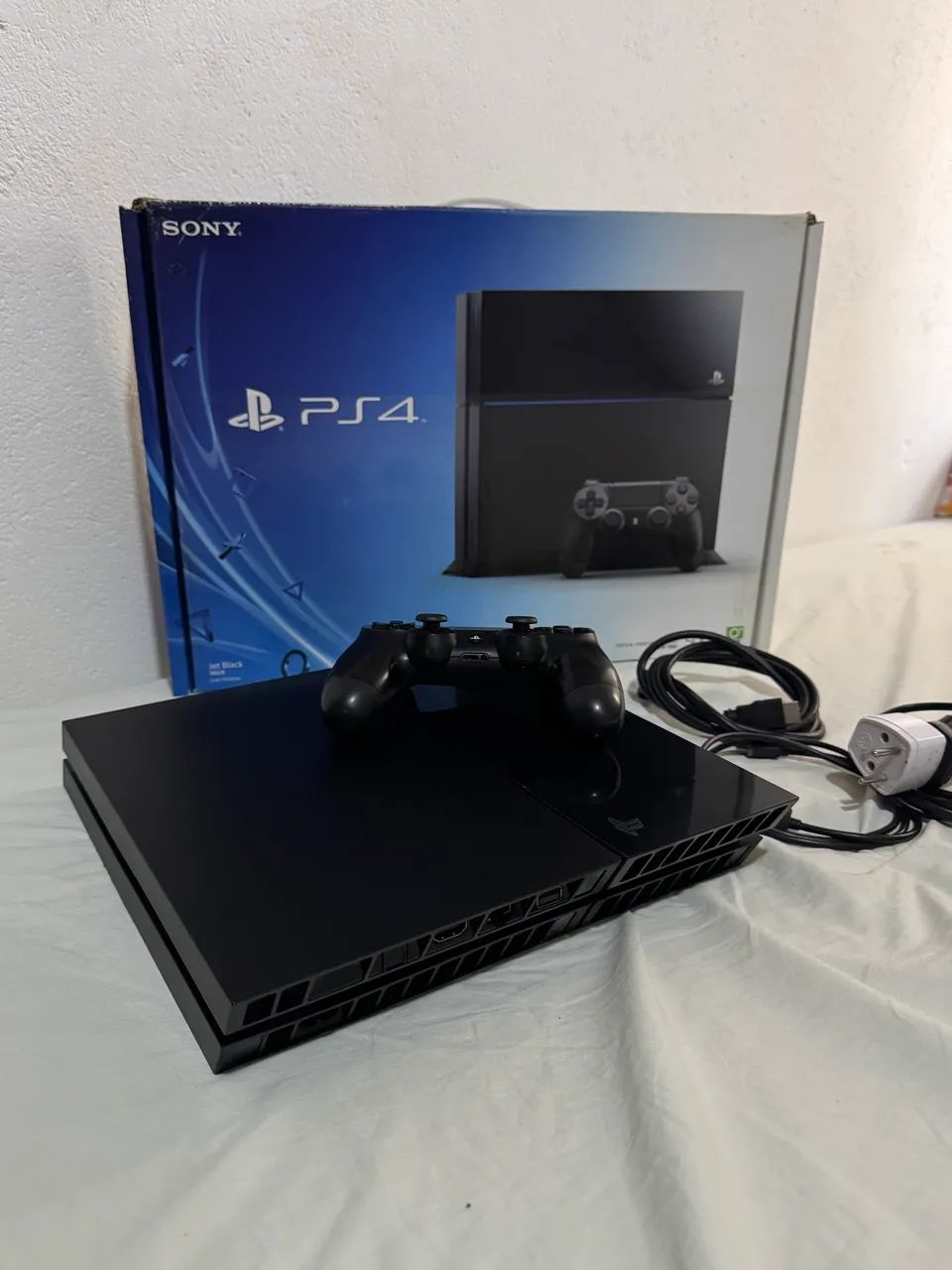 PS4 500gb - 1 controle - 2 Jogos (CAIXA ORIGINAL) Aceito Cartão