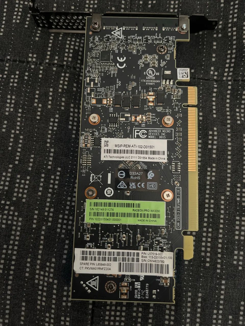 Placa de Vídeo - AMD Radeon PRO WX 3200 - Foto 2