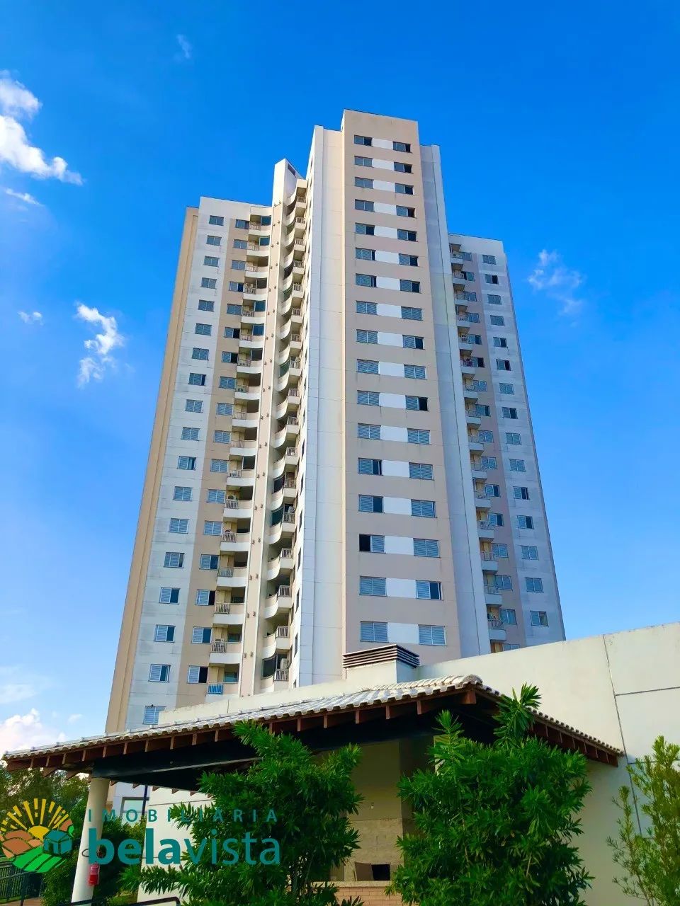 APARTAMENTO SEMIMOBILIADO À VENDA NO EDIFÍCIO BRISAS SOLEIL EM APUCARANA. - Foto 2