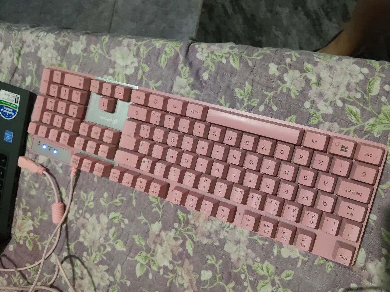 Teclado gamer com LED de várias combinações - Foto 2