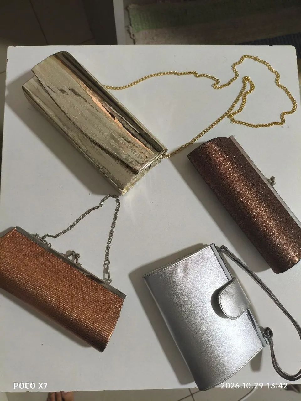 Roupas e bolsas femininas  - Foto 4