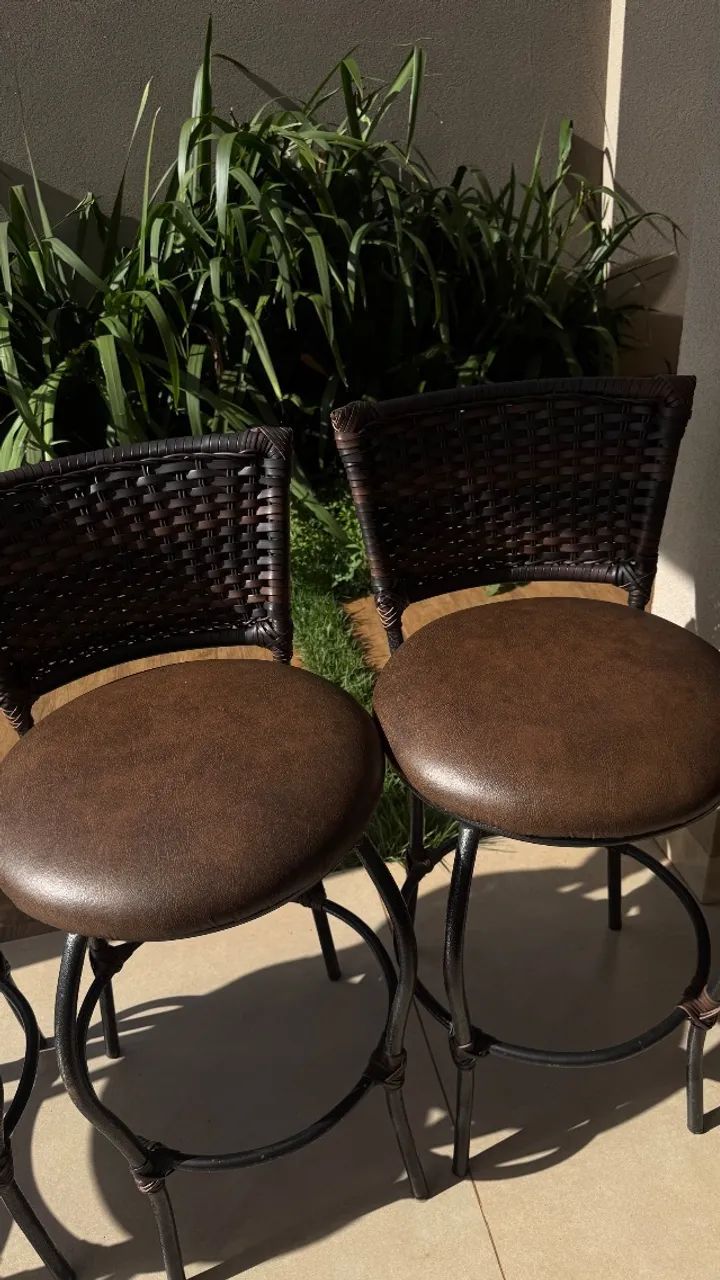 Cadeira TAM mesa de jantar 