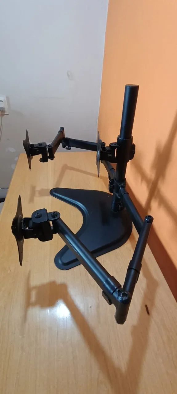 Suporte Articulado para 3 monitores - Foto 2