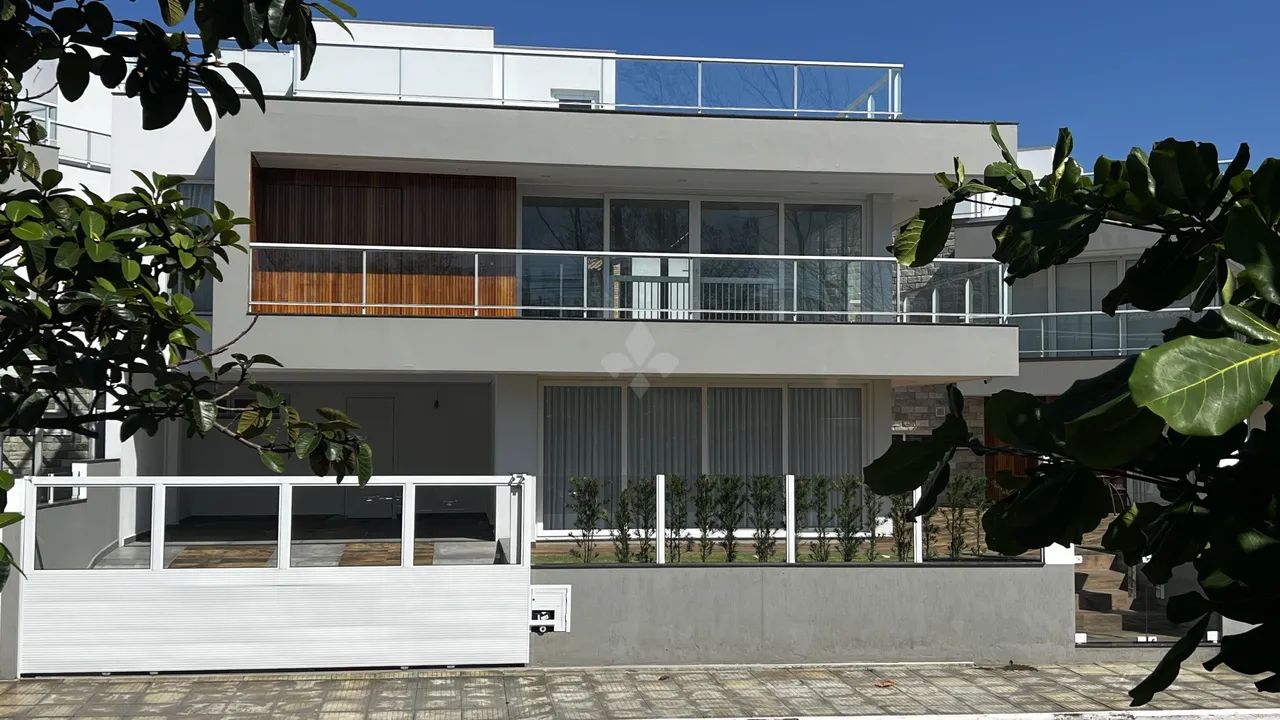Casa a 100 metros do mar e 4 quartosno Morrinhos/Garopaba-SC - Foto 2