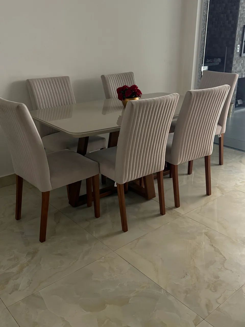 Mesa de Jantar Madeira com 6 poltrona 