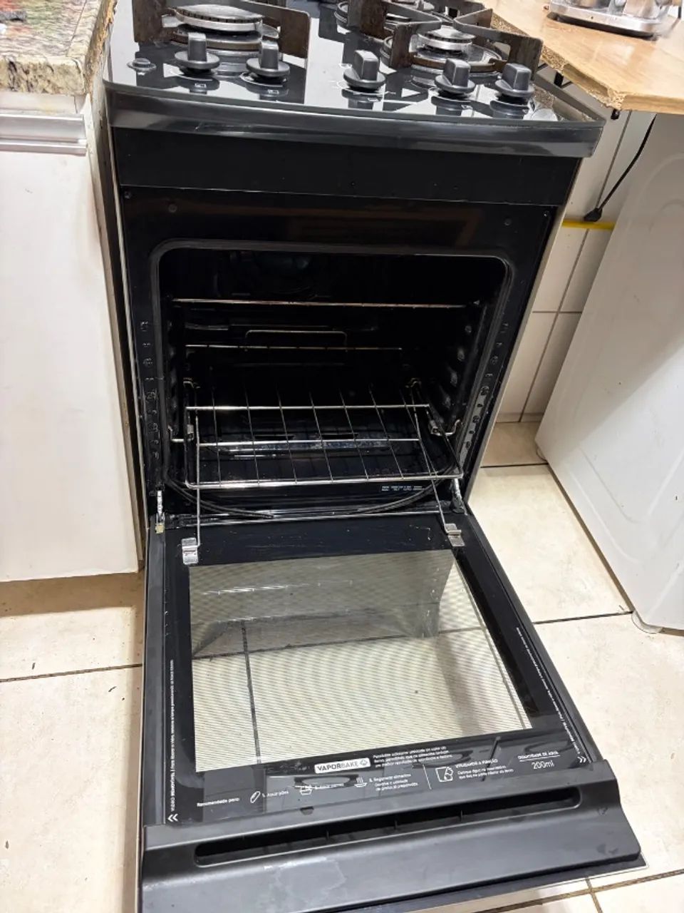 FOGÃO INOX ELETROLUX QUATRO BOCAS VIDRO TEMPERADO COM FUNÇÃO VAPORBAKE  - Foto 4