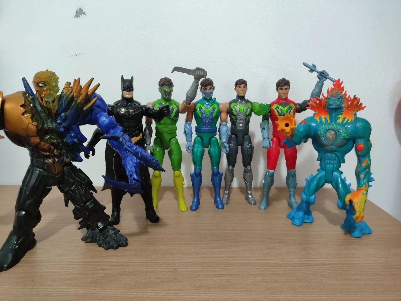 VENDO BONECOS VARIADOS