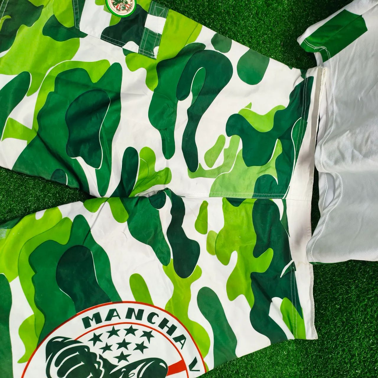 Camiseta recarga e bermuda da macha verde  - Foto 4