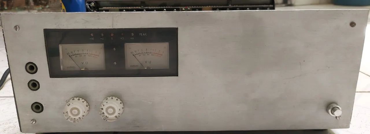 Amplificador baseado no Times One RF 702