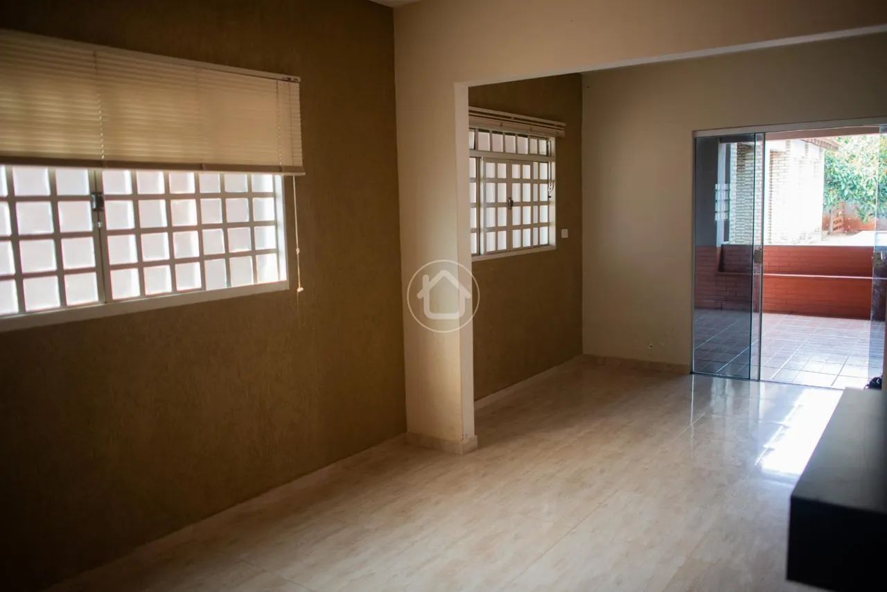 CASA COM 03 DORMITÓRIOS, VARANDA GOURMET E PISCINA - Foto 4