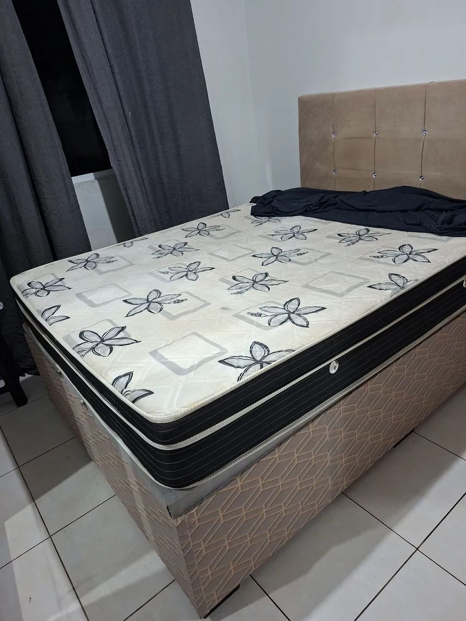 Cama de casal, base baú, colchão e cabeceira - Foto 2