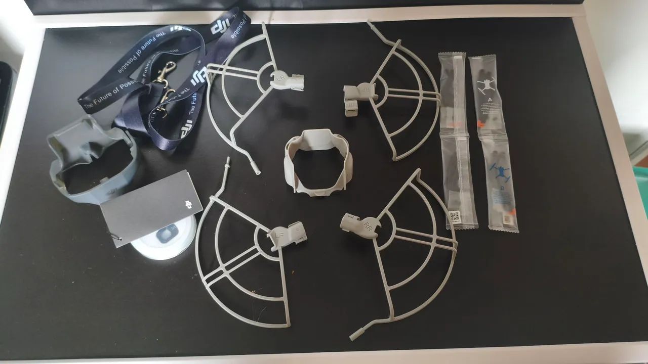 DJI Mini 4 PRO - Combo Fly More - Foto 4