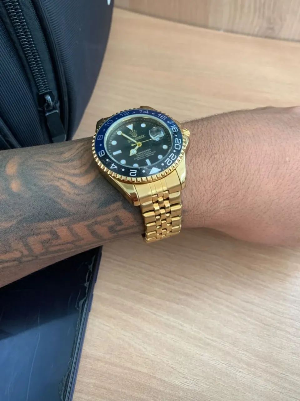 RELÓGIO AUTOMÁTICO DOURADO- ESTILO LUXO - Foto 3