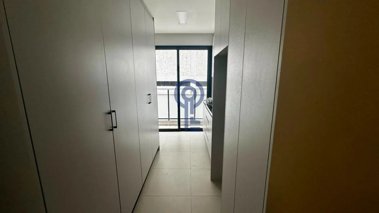 Studio moderno e totalmente mobiliado no bairro Carvoeira - Foto 2