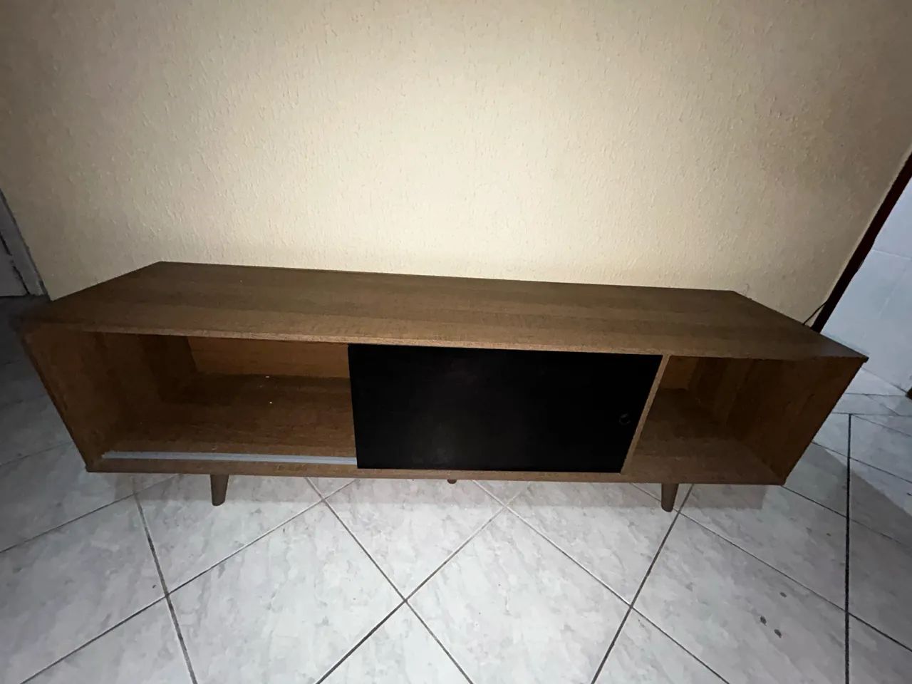 Rack Madesa Dubai para TV até 65 Polegadas com Pés 