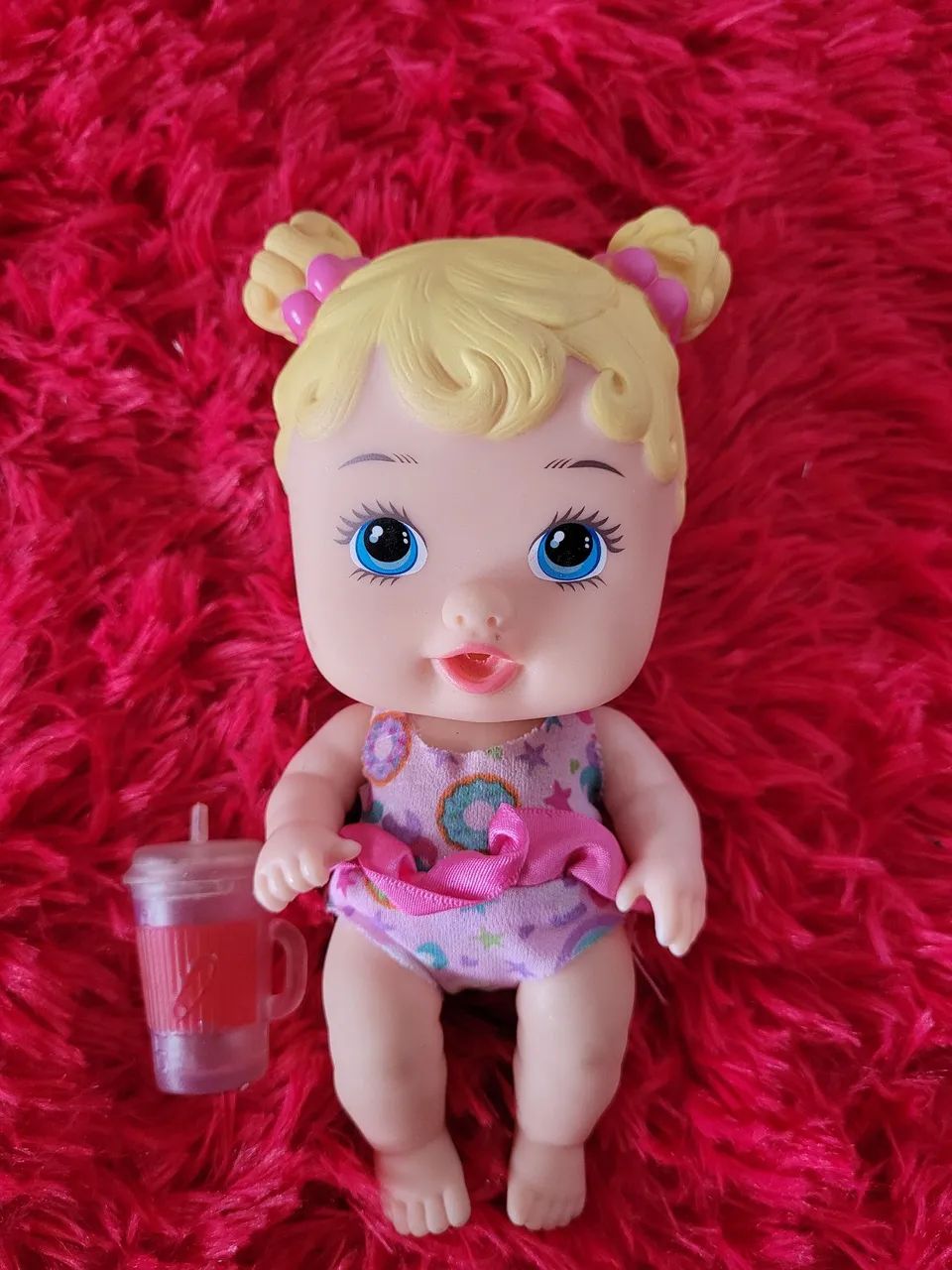 boneca Little Dolls da marca Divertoys 