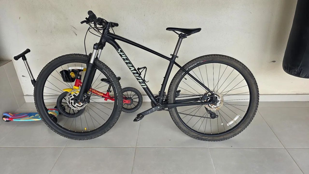 NO PRECINHO! Bicicleta Specialized Rockhopper aro 29 - Excelente Estado