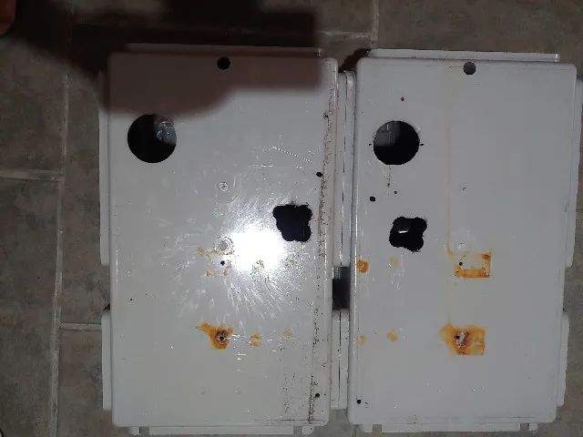 2 caixas para medidor padrâo de entrada. Ficaram instaladas por quatro meses. - Foto 2