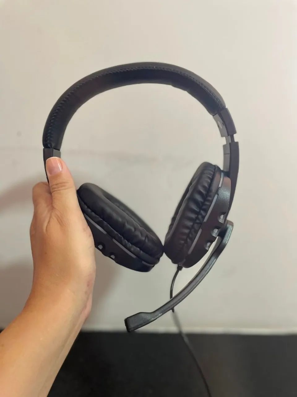 Fone de Ouvido Gamer Headset com Microfone e Luz LED RGB - Foto 2