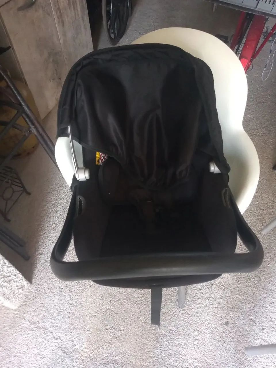 Vendo camas de solteiro completa semi novas e cadeiras são 5 camas e 5 cadeiras  - Foto 3