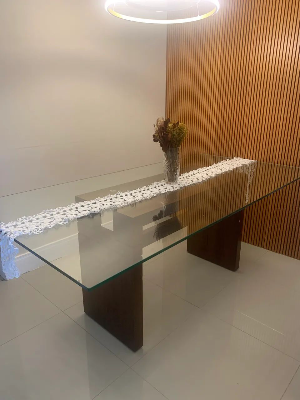 Mesa com tampa de vidro e base madeira  - Foto 3