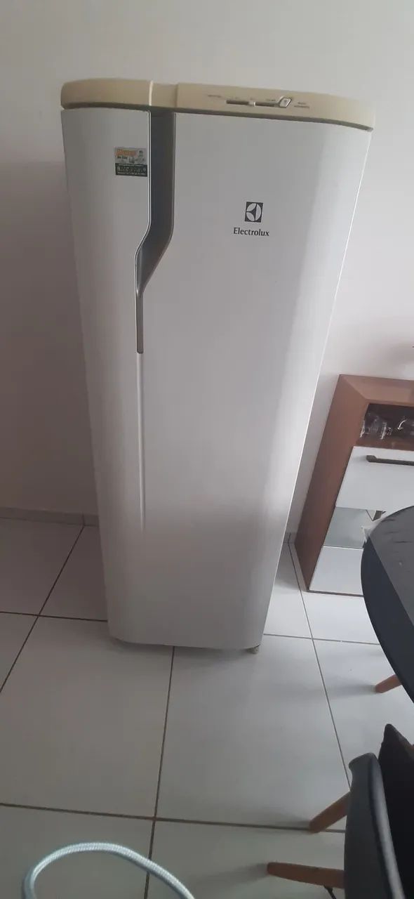 Vende-se geladeira 