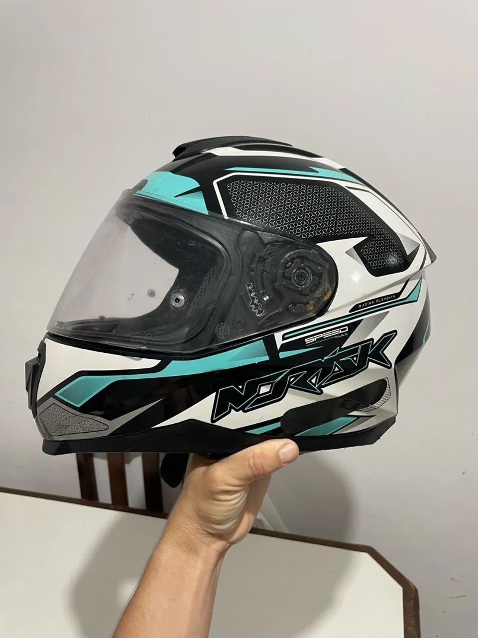 Capacete Norisk 62 seminovo 