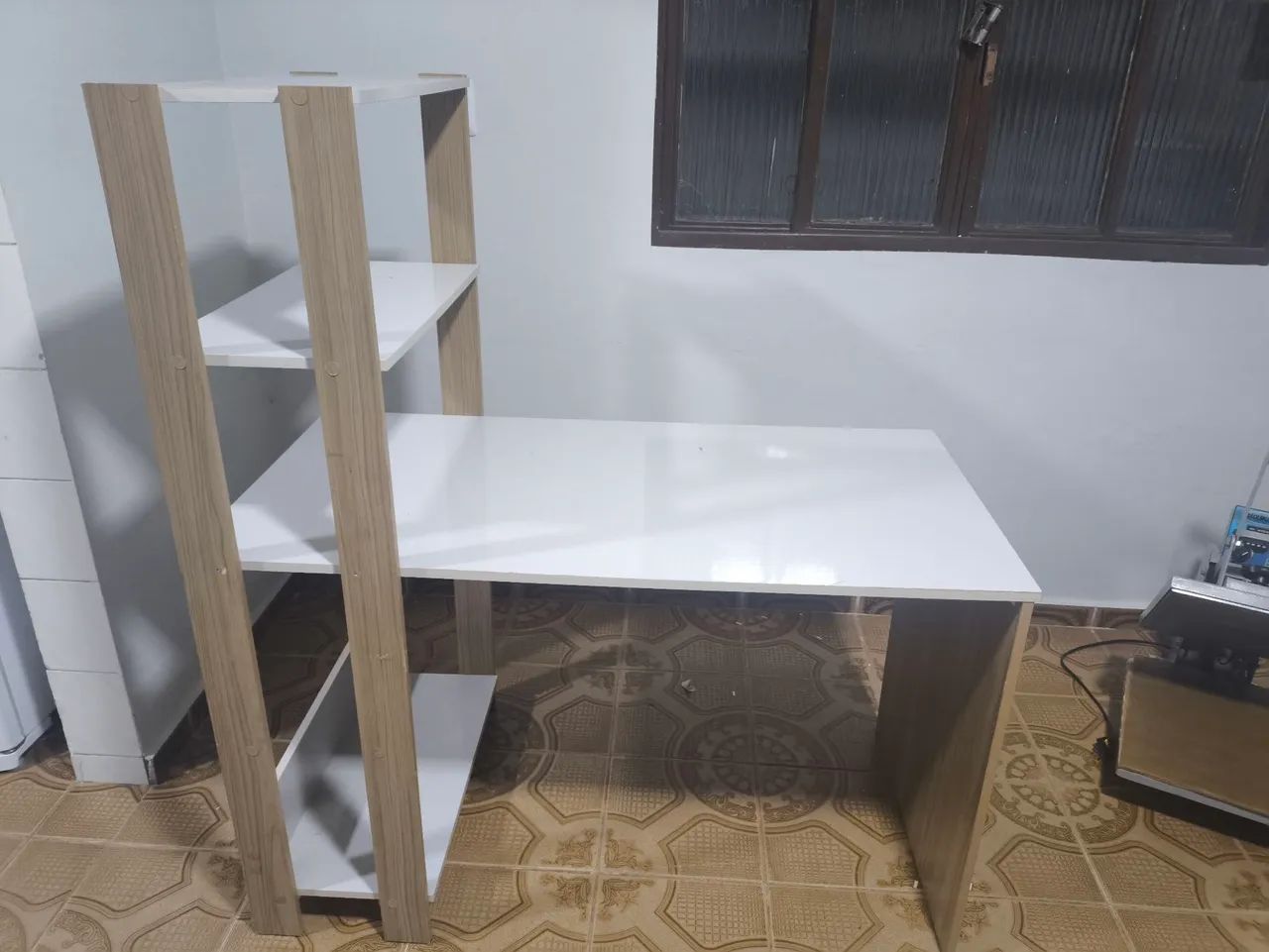 Mesa para computador467357288786841600