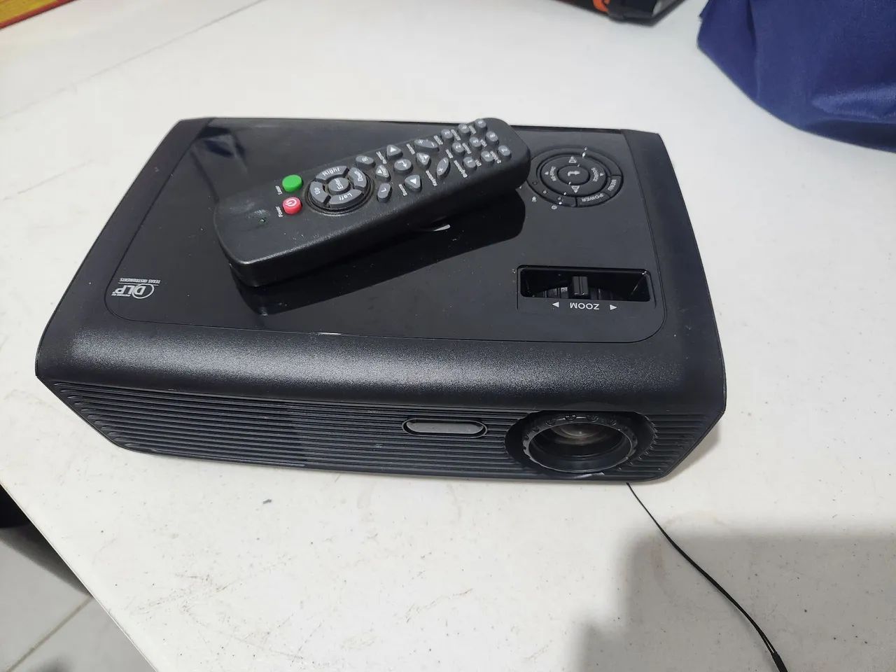 Projetor de vídeo Optoma EX536 usado