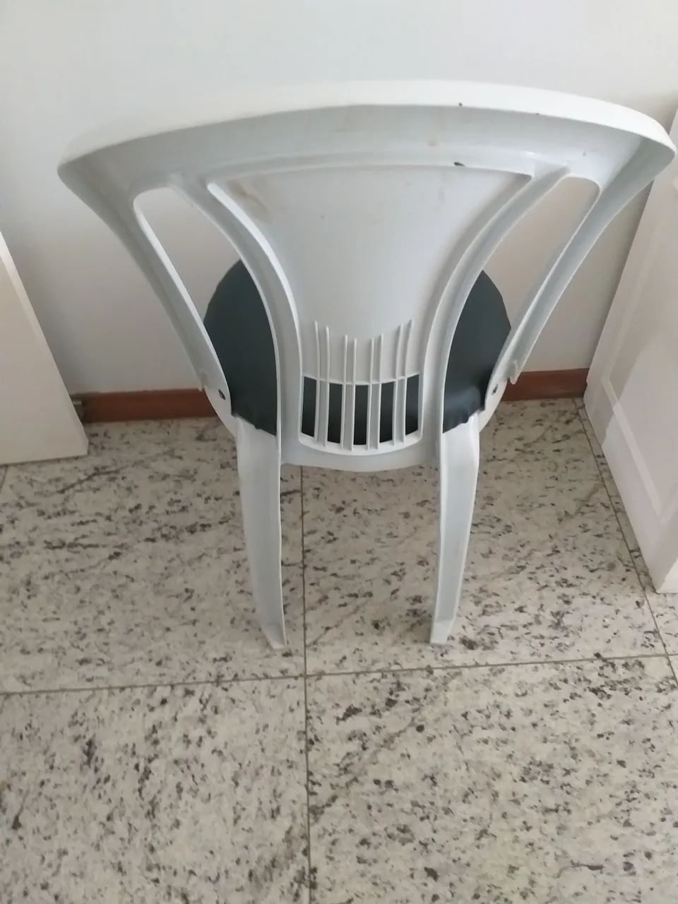 Cadeira Plástica  - Foto 3