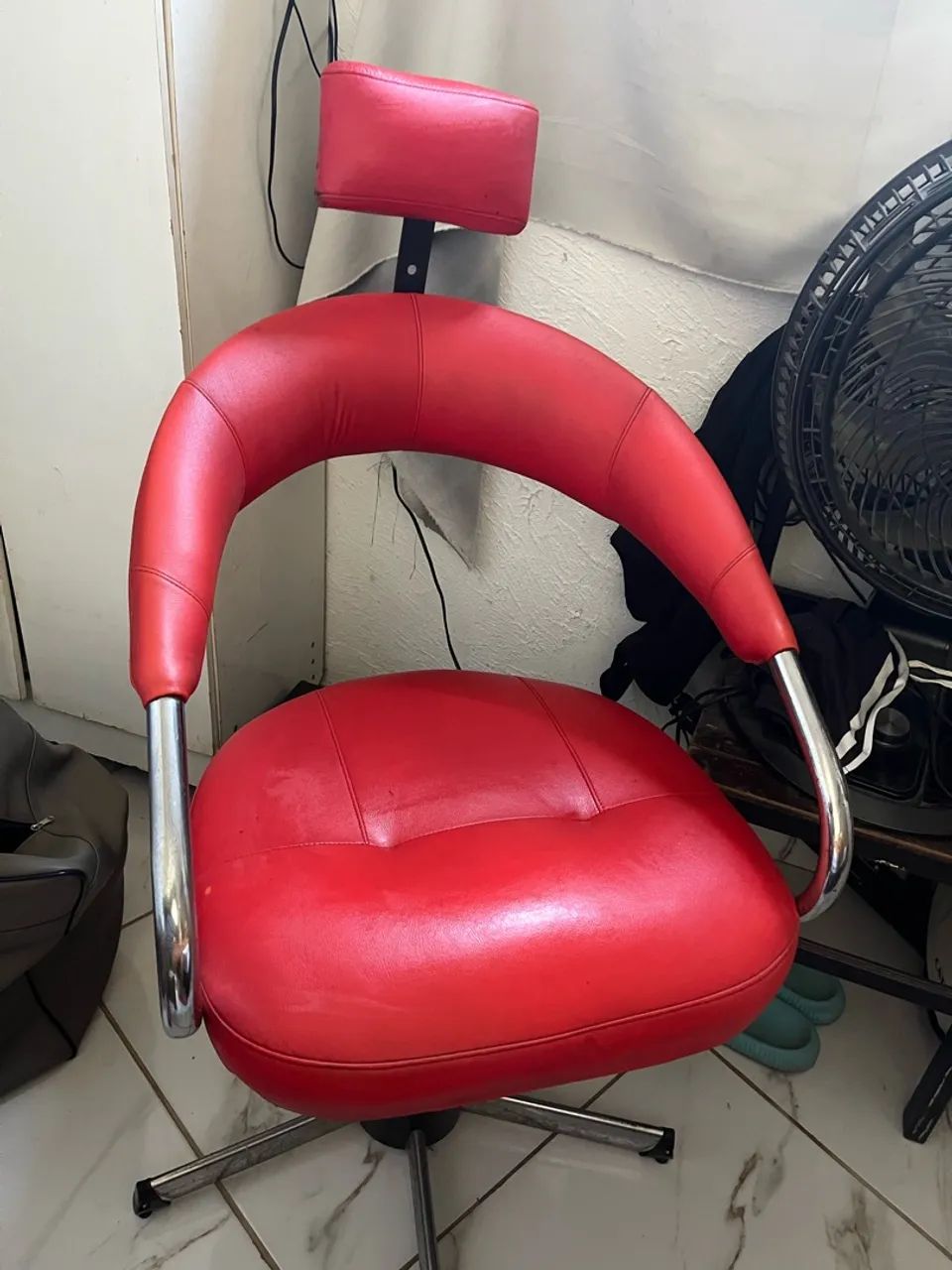 Cadeira de salão vermelha