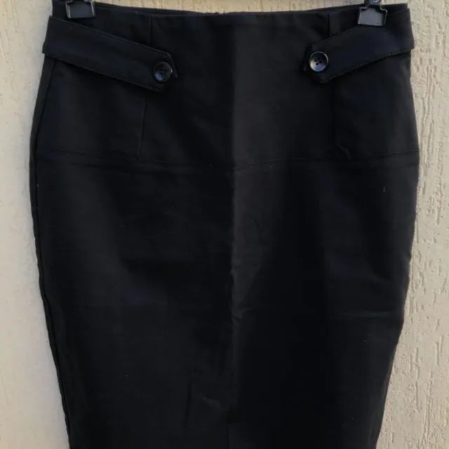 Saia Midi Modelagem Justa Preta Da Marca Unique Chic - Foto 2