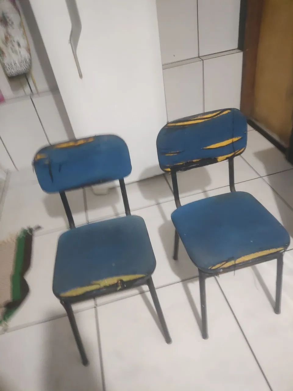 Vendo duas cadeiras  - Foto 2