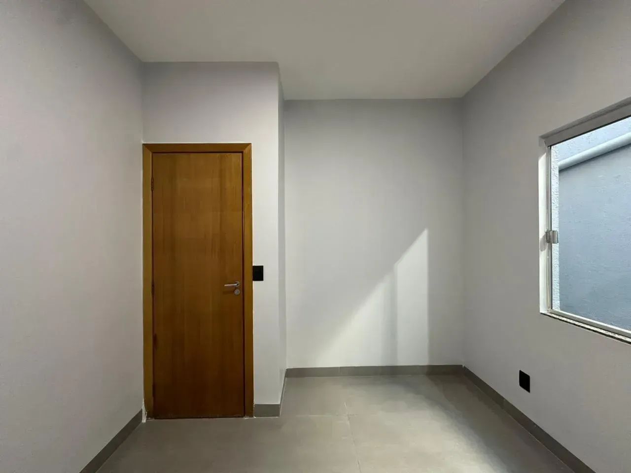 Vendo casa em condomínio - 3 quartos com suíte  e closet - Condominio com lago - Foto 4