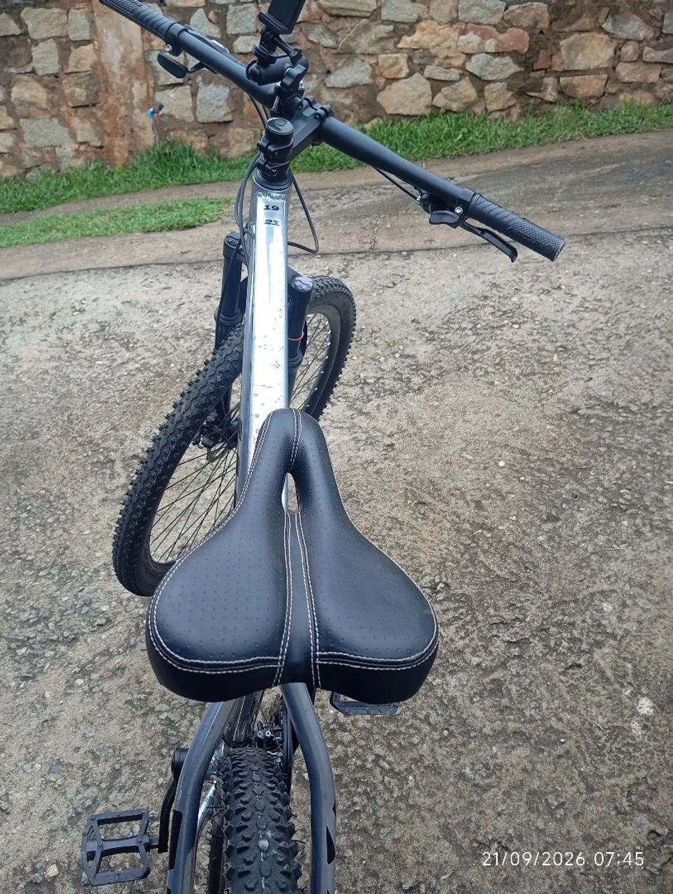 Vendo ou troco bicicleta bem nova  - Foto 3