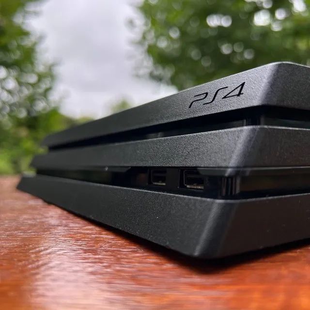 Console PlayStation 4 Pro 1TB com Controle Original e Caixa - Foto 4