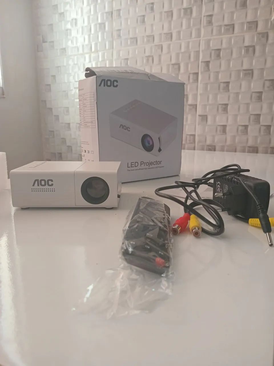 Mini projetor LED AOC Q1 - Foto 3
