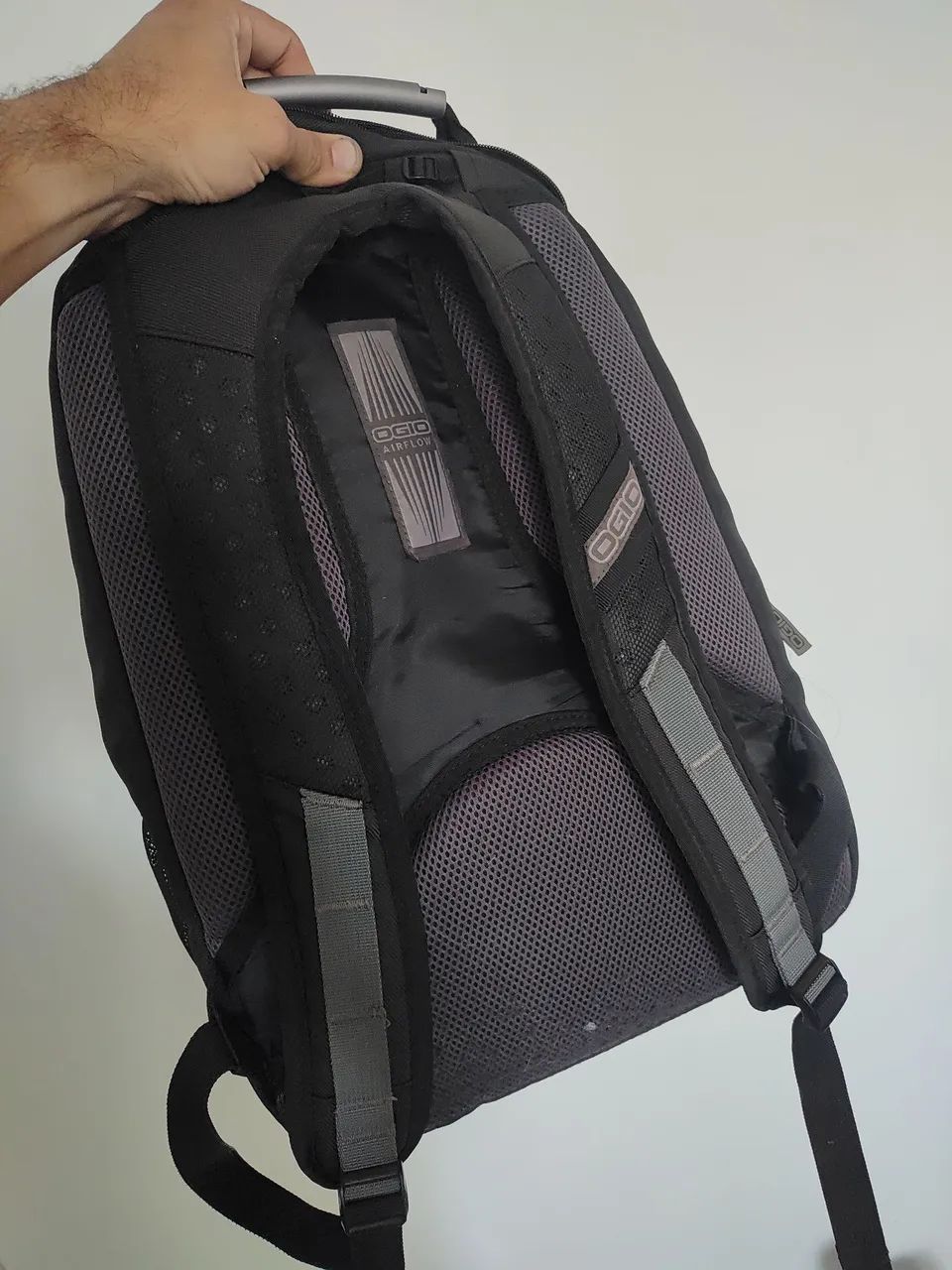 Mochila Exclusiva Ogio Netflix  - Foto 2