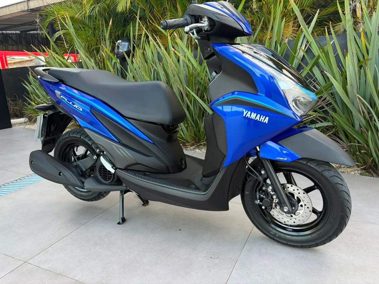 YAMAHA FLUO 125 25/26 - Foto 3