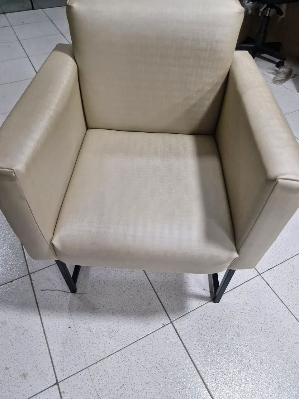 Poltrona Decorativa para Ambiente - Ótimo Estado - Foto 4