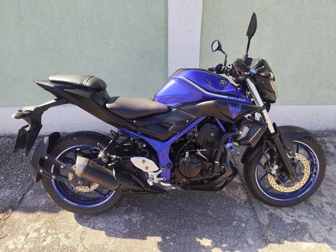 Moto MT 03 
