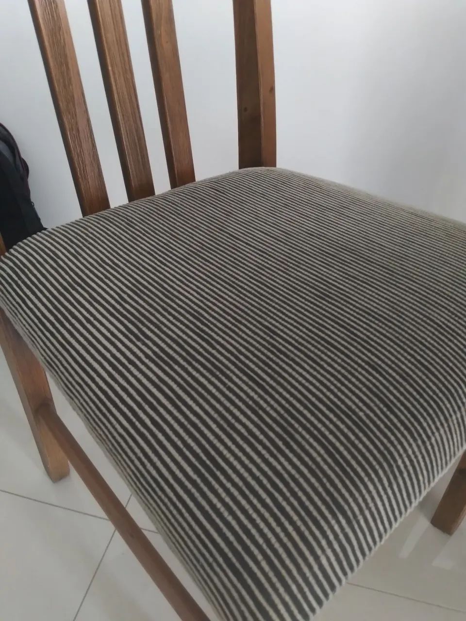 Conjunto de Mesa com 6 Cadeiras - Foto 5
