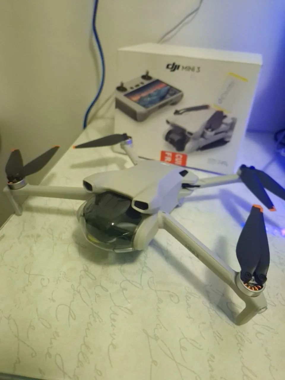 Drone DJI Mini 3 Controle de Tela 0 Ciclos Drone Completamente Novo