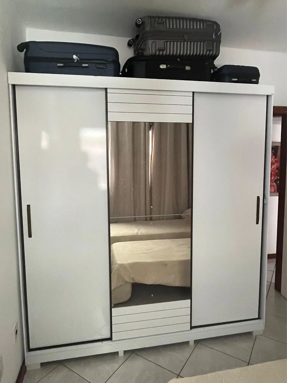 Guarda roupa 3 portas com espelho