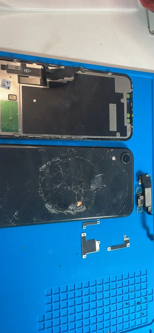 iPhone XR para peças 