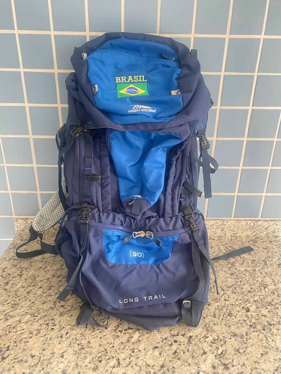 Mochila Hight Serra 90l com bandeira do Brasil bordada