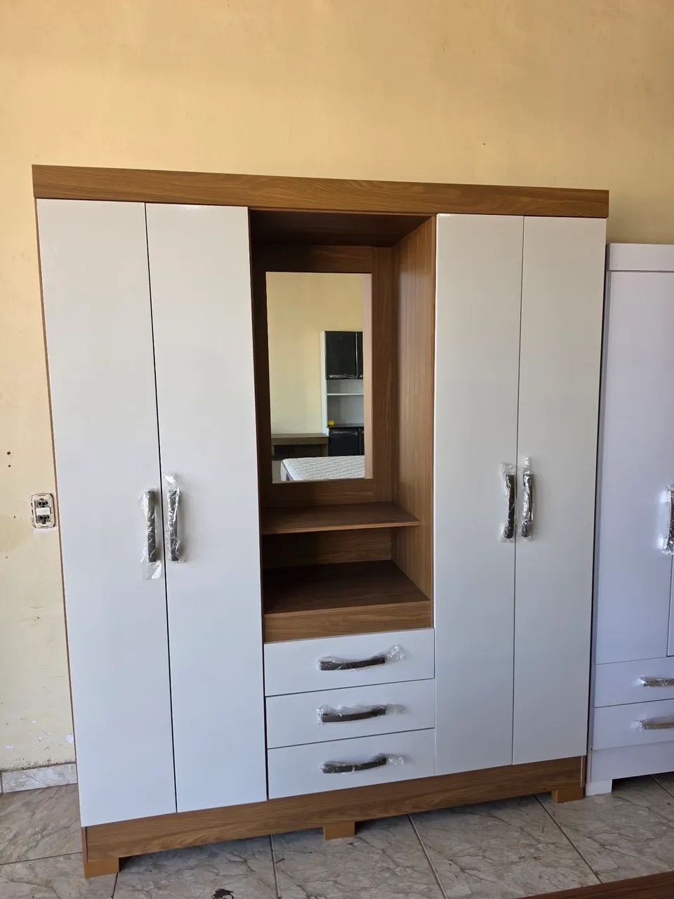 Guarda roupa casal novo