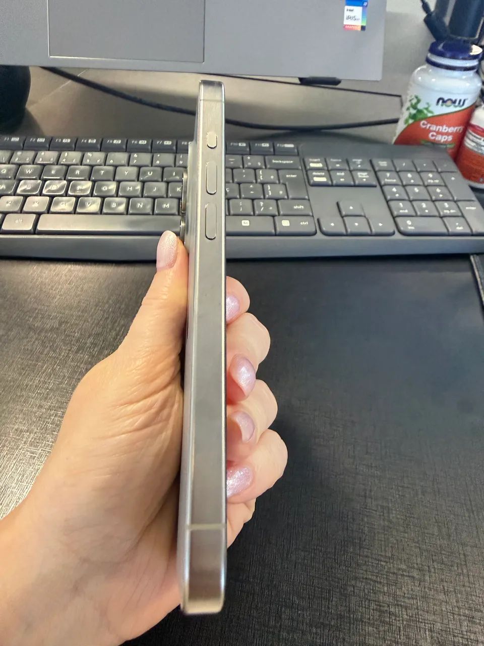 iPhone 15 pro - cor titanium natural - Foto 2