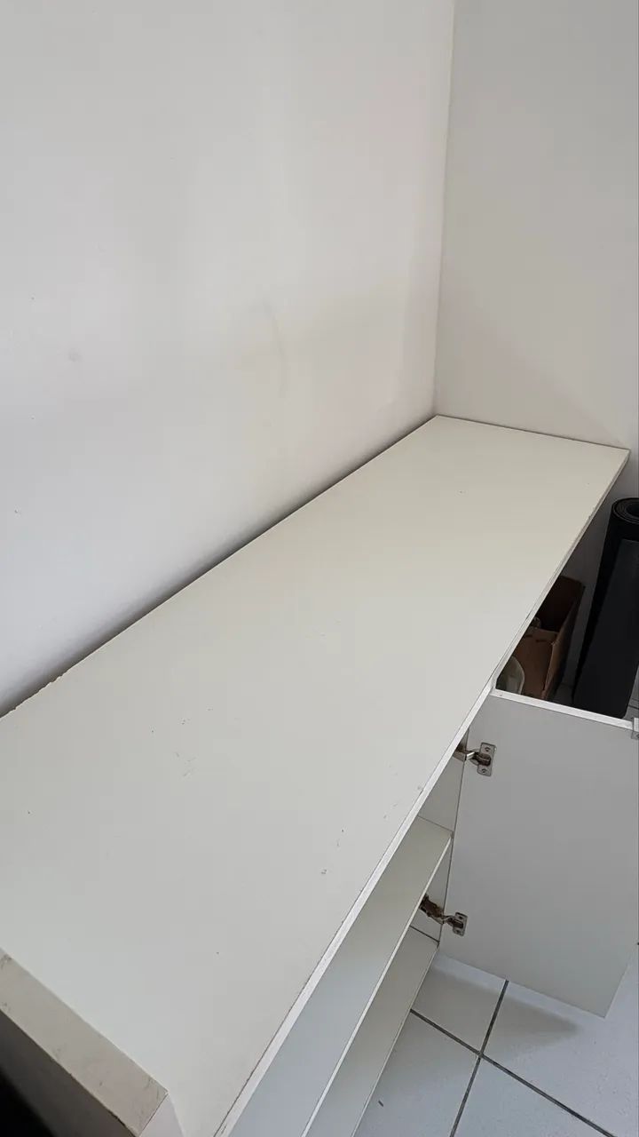 Mesa / Escrivaninha com portas - Foto 4