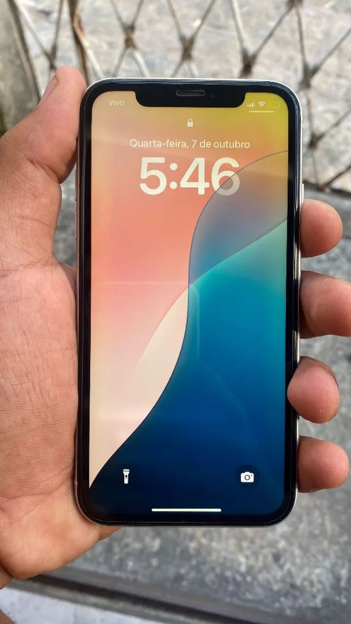 Iphone XR 128gb Todo original - Foto 2